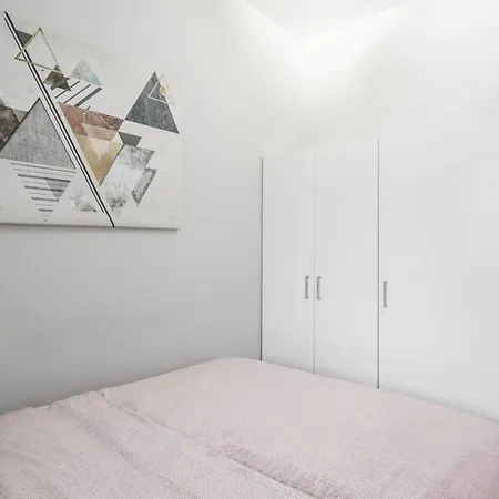Chill Airport Apartment Warsaw