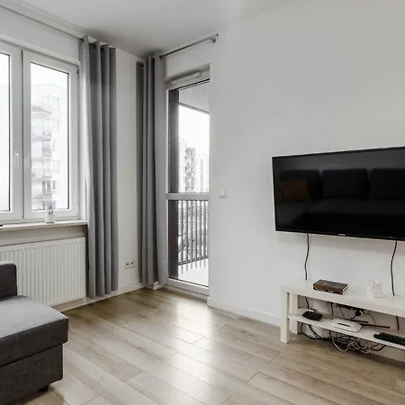 Chill Airport Apartament